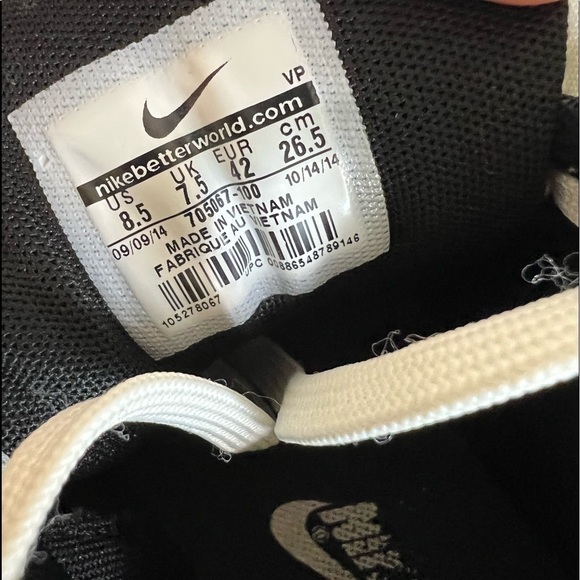 Nike Air Python Sail Sneakers - Picture 11 of 11